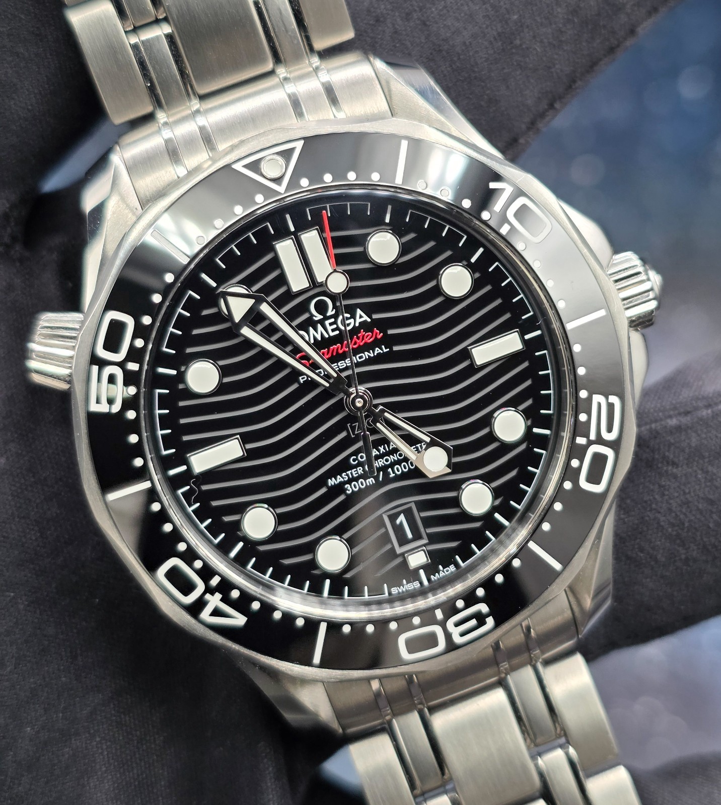 2022 OMEGA Seamaster Diver 300M 210.30.42.20.01.001 Black “Wave” 42mm