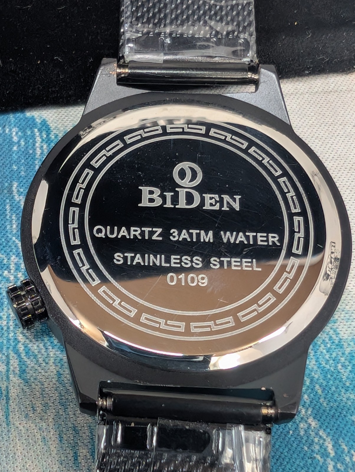 BIDEN Photographer Series wristwatch, Unique camera shutter-inspired dial design