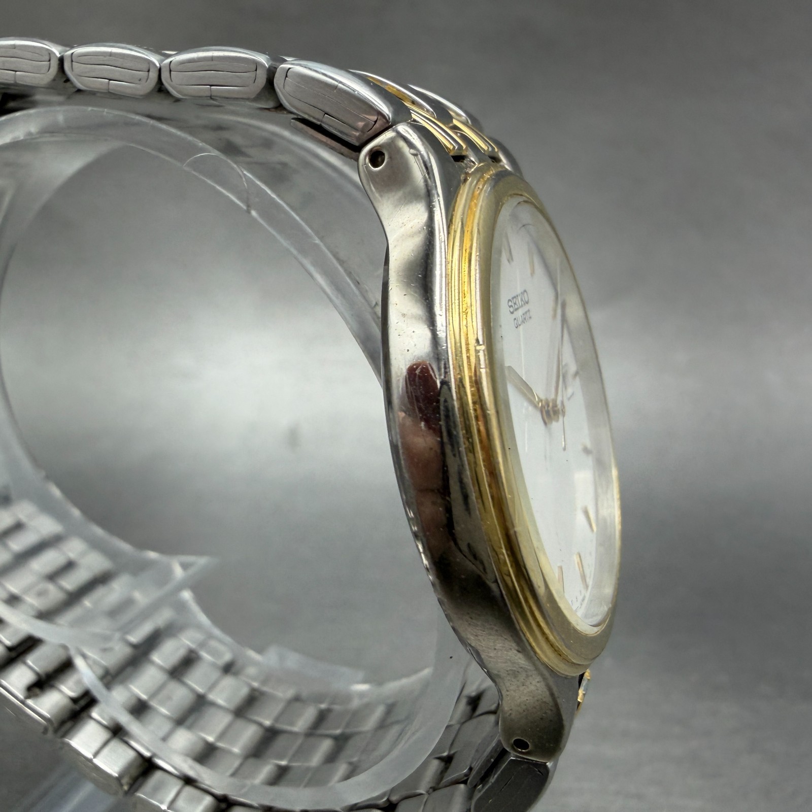 Seiko Watch Men 34mm White Dial Two Tone Date Round 7N22-7021 New Battery