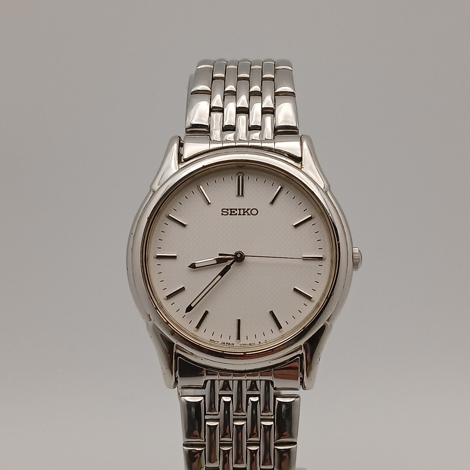Seiko Quartz V701-1920 Vintage Dress Watch White Dial Polished New Battery 19cm