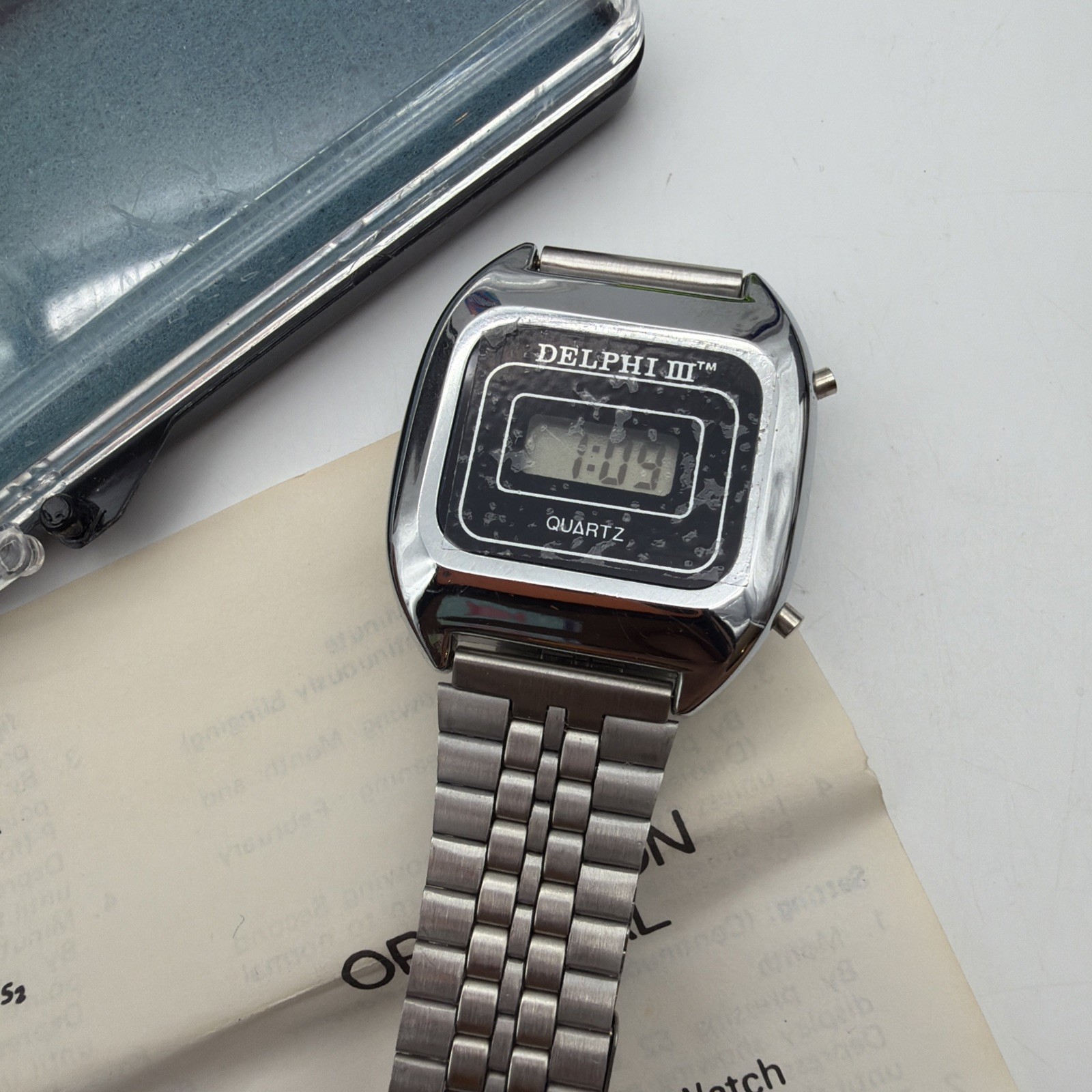 Vintage Delphi VIII Quartz LCD Womens Wrist Watch Blue/Silver Tone Nos Working