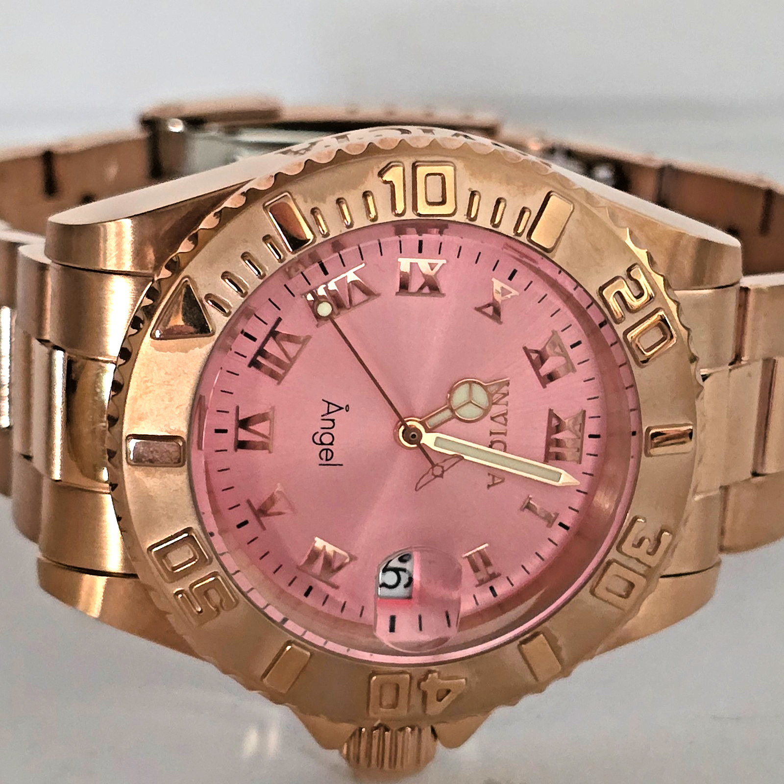 Women’s 40mm Rosetone Stainless Steel Dive Watch, Pink Dial Battery Operated