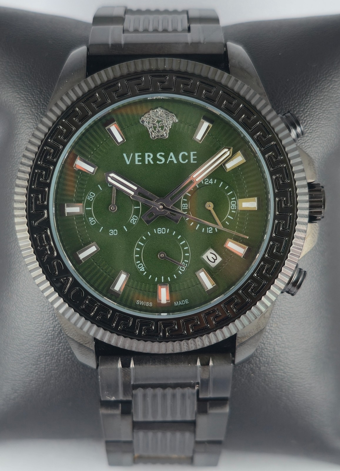 Working Versace Chronograph Green Dial with Date Men’s Wristwatch Steel Band