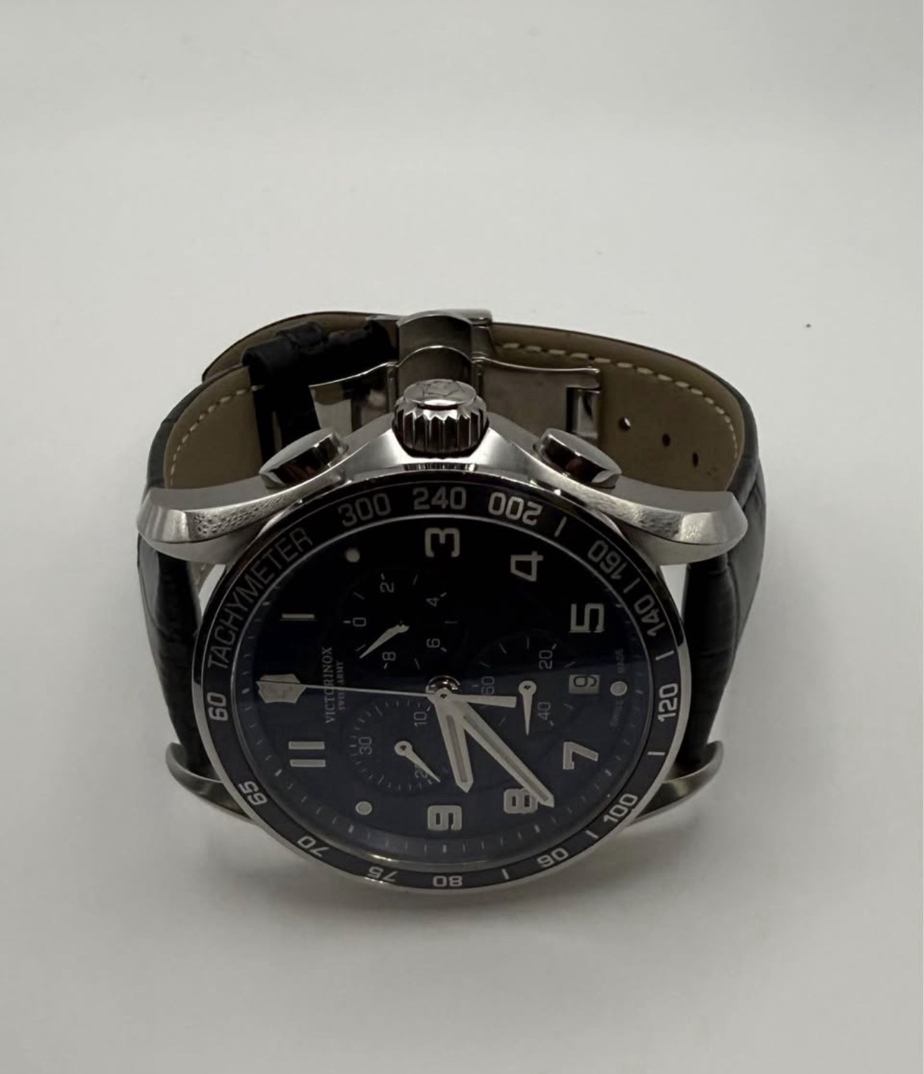 Victorinox Swiss Army Chronograph Tachymeter Quartz Blue Dial 44-47.9mm 100m