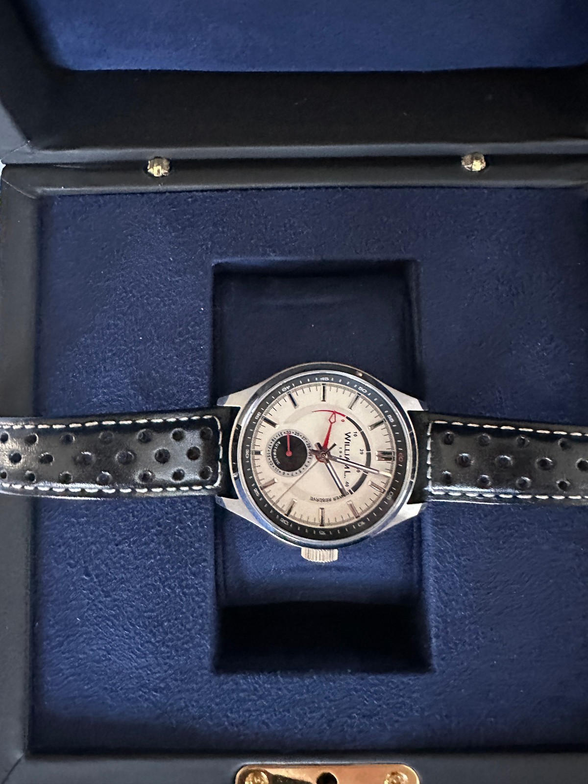 William L 1985 Accueil Power Reserve Automatic Watch 40.5mm White Dial