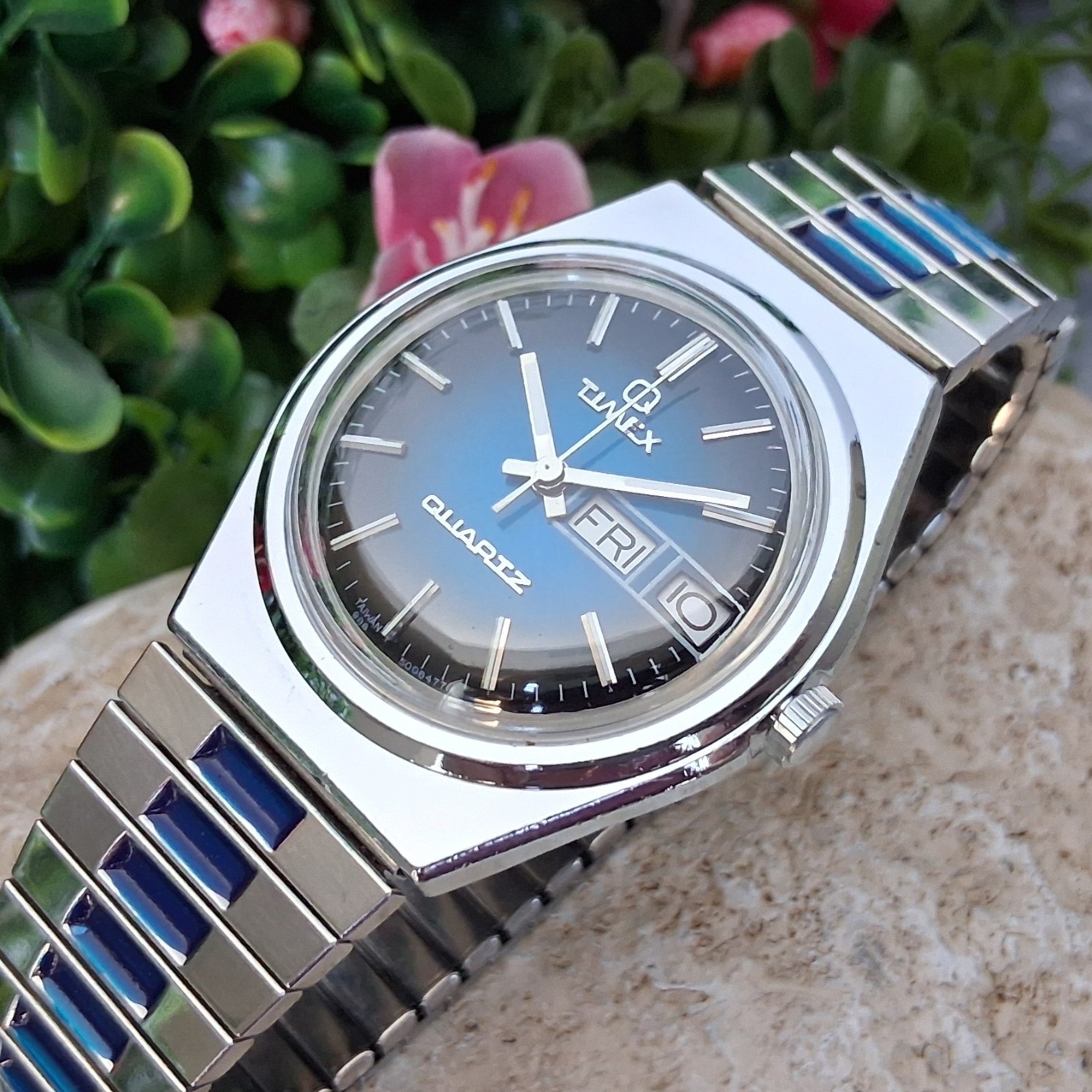 Serviced 1977 Timex Q Quartz Electric Blue Dial Mens Vintage Day Date Watch