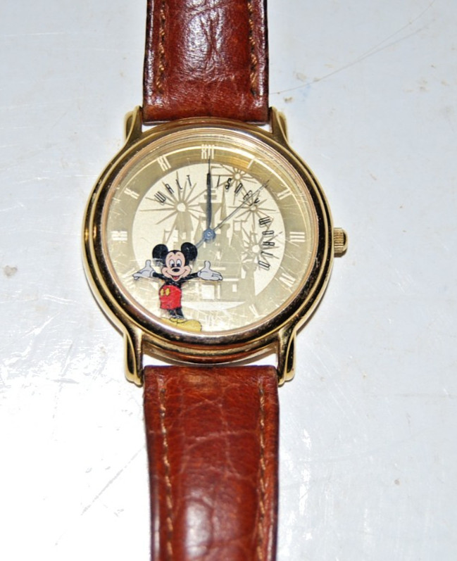 Vintage Time Works MICKEY DISNEYLAND QUARTZ Watch Brown Leather Japan Needs Batt