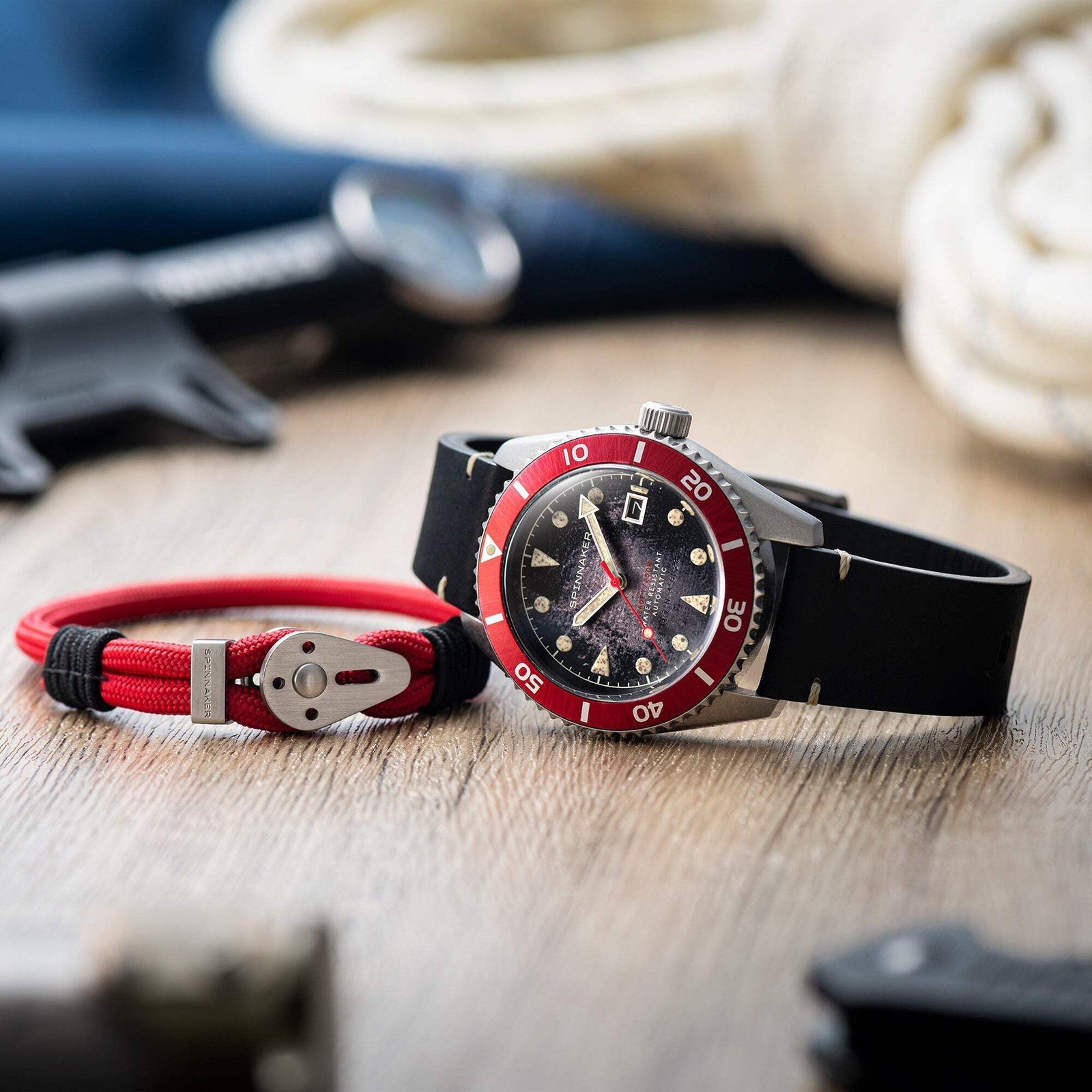 Spinnaker Wreck Red Ring & Gray / Leather | Black Dial 44mm Japanese Automatic W