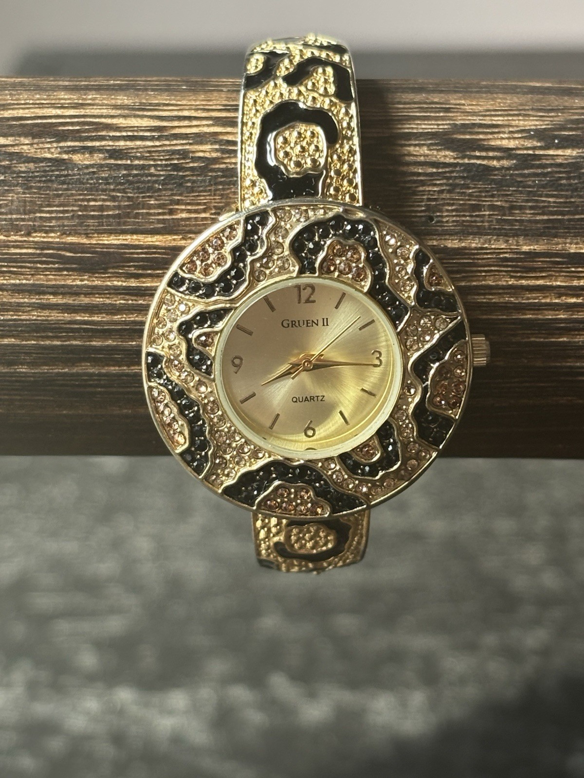 GRUEN II WATCH QUARTZ LEOPARD PRINT FASHIONABLE AND IS RUNNING