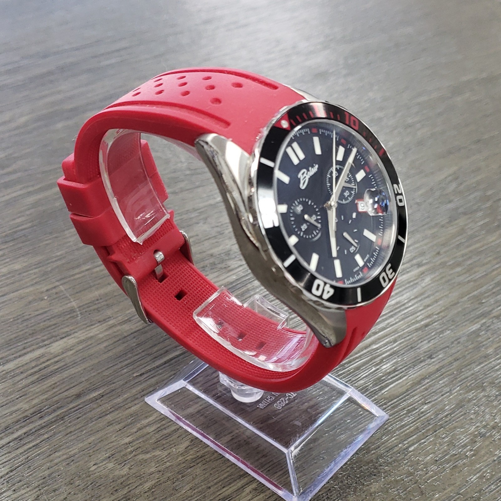 Belair Men’s Quartz Wristwatch Black Dial Red Rubber Strap