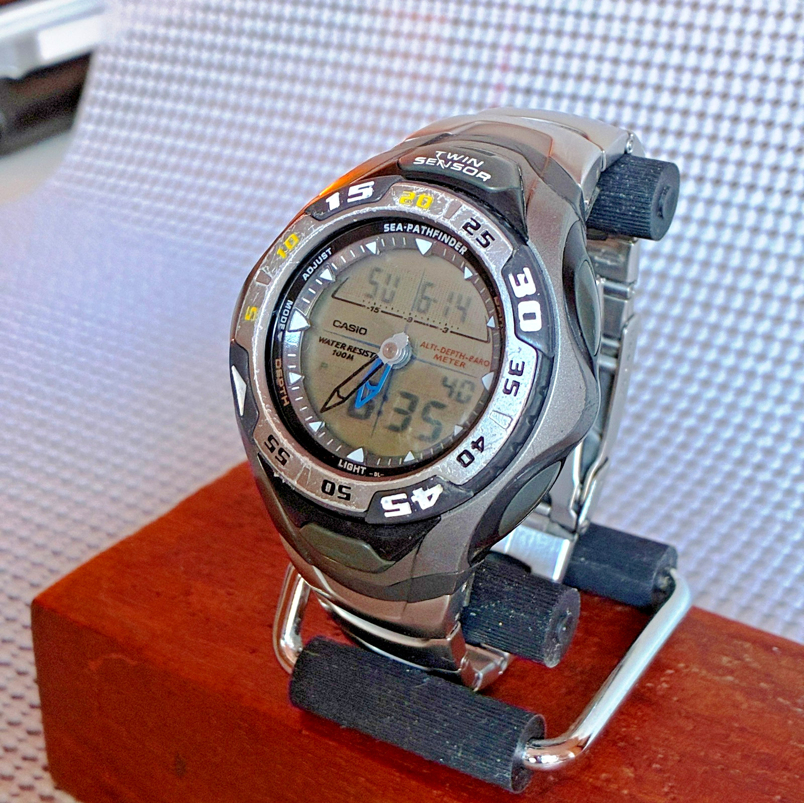 CASIO SEA PATHFINDER SPF-60D / ANA-DIGITAL/ ALTI & BAROMETER US SELLER NO TARIFF