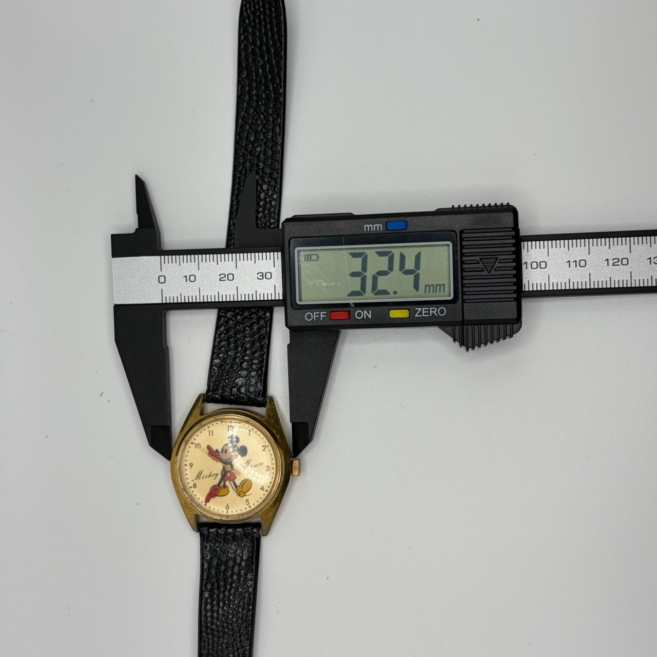 Seiko Disney Time Mickey Mouse Watch 5000-6030 Vintage Gold Black Running
