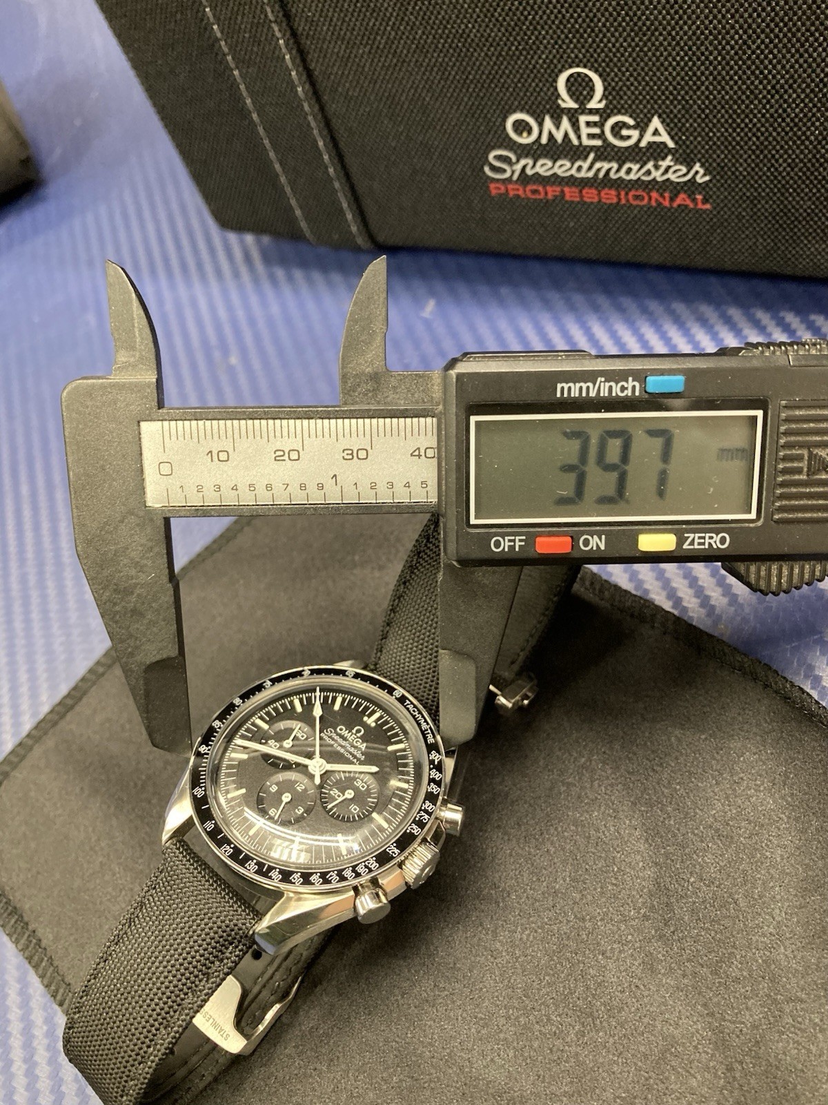 Omega Speedmaster Professional Moonwatch 310.32.42.50.01.001