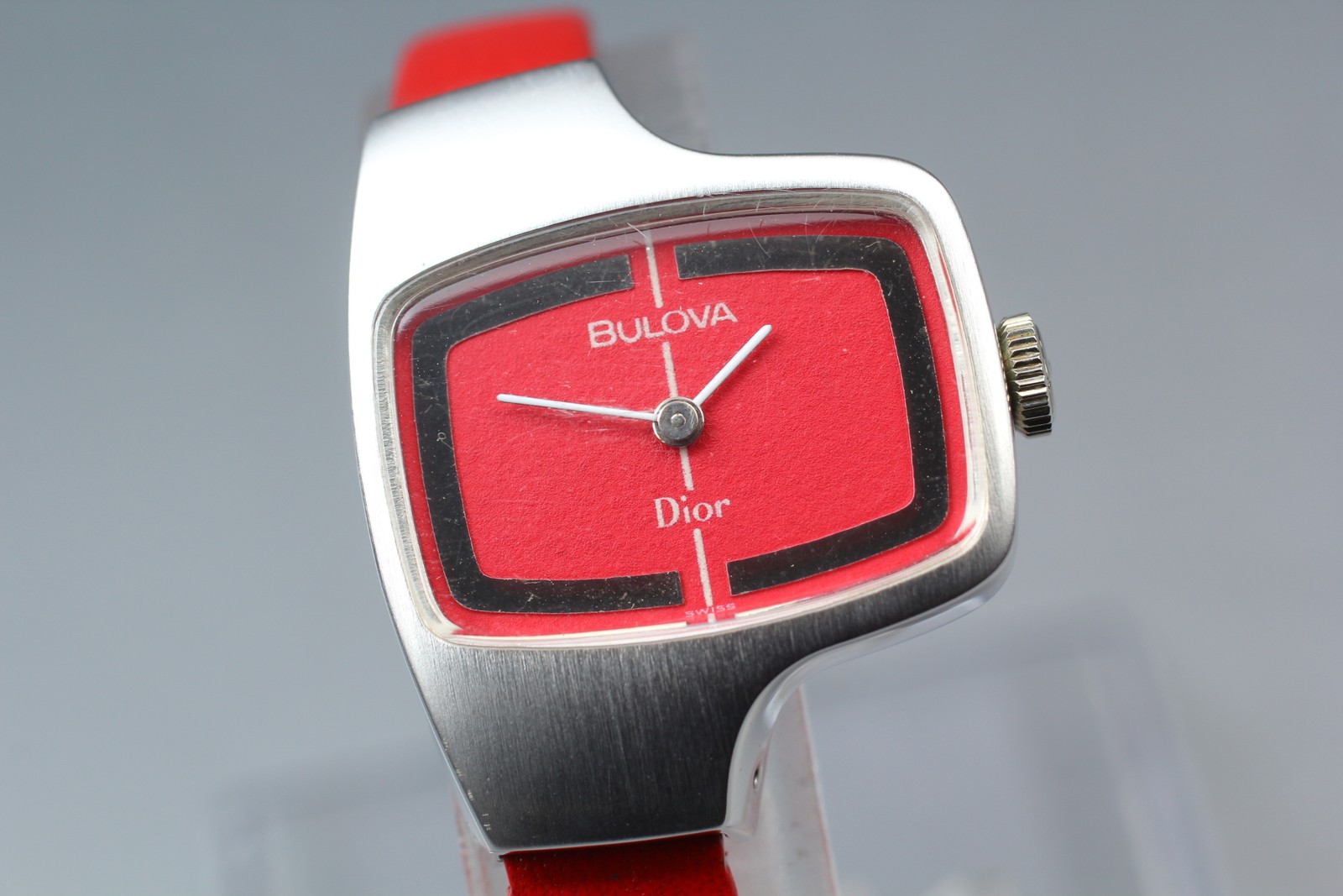 [Exc+5] Vintage Bulova Dior N2 Hand-Wind Red Asymetrical Women’s Watch