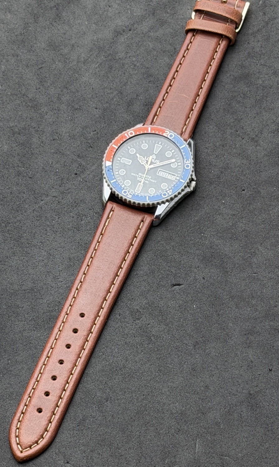 Vintage 1989 LORUS Seiko Mens 38mm Quartz Watch Date Steel Blue Dial Pepsi Bezel