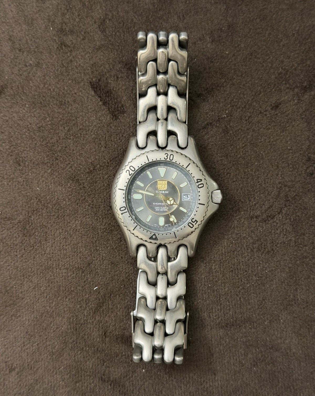 Elgin USA Titanium Quartz Diver Watch Black Dial Date 200m Rotating Bezel