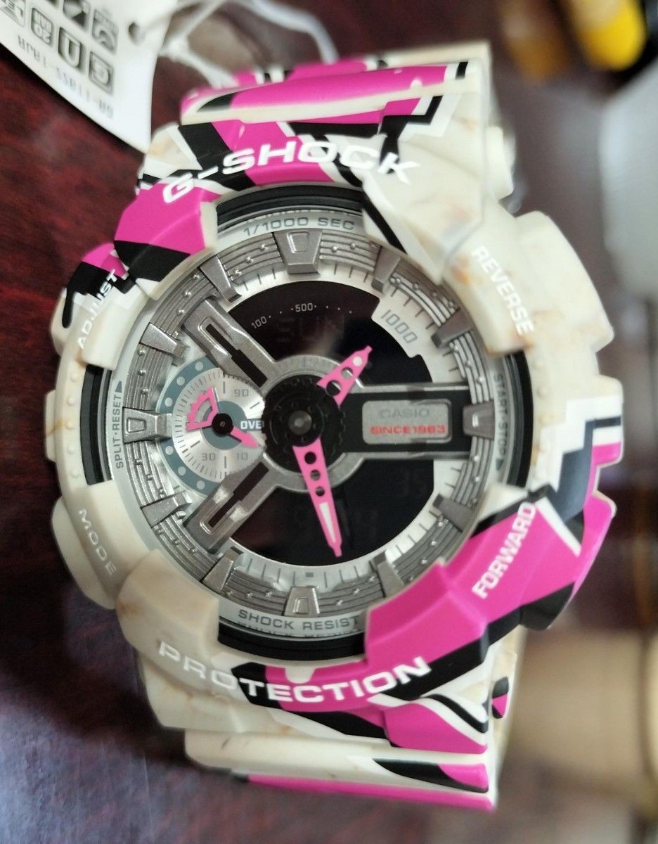 Ultra rare color G SHOCK STREET SPIRIT (EPICBOM) GA 110SS 1AJR Pink x White wris
