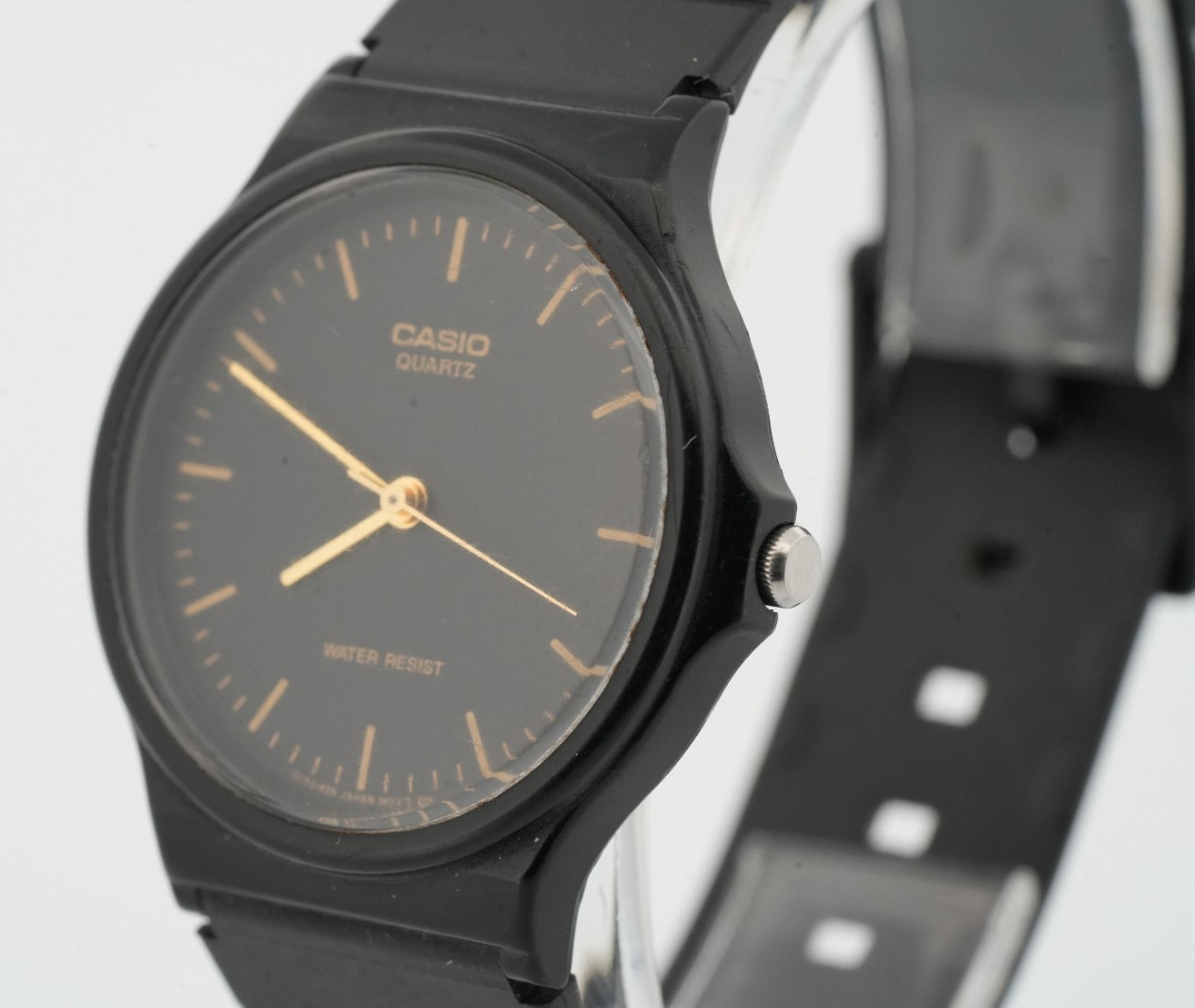 Casio MQ-24 Men’s Black Resin Band/Glass Analog Dial Quartz Wrist Watch