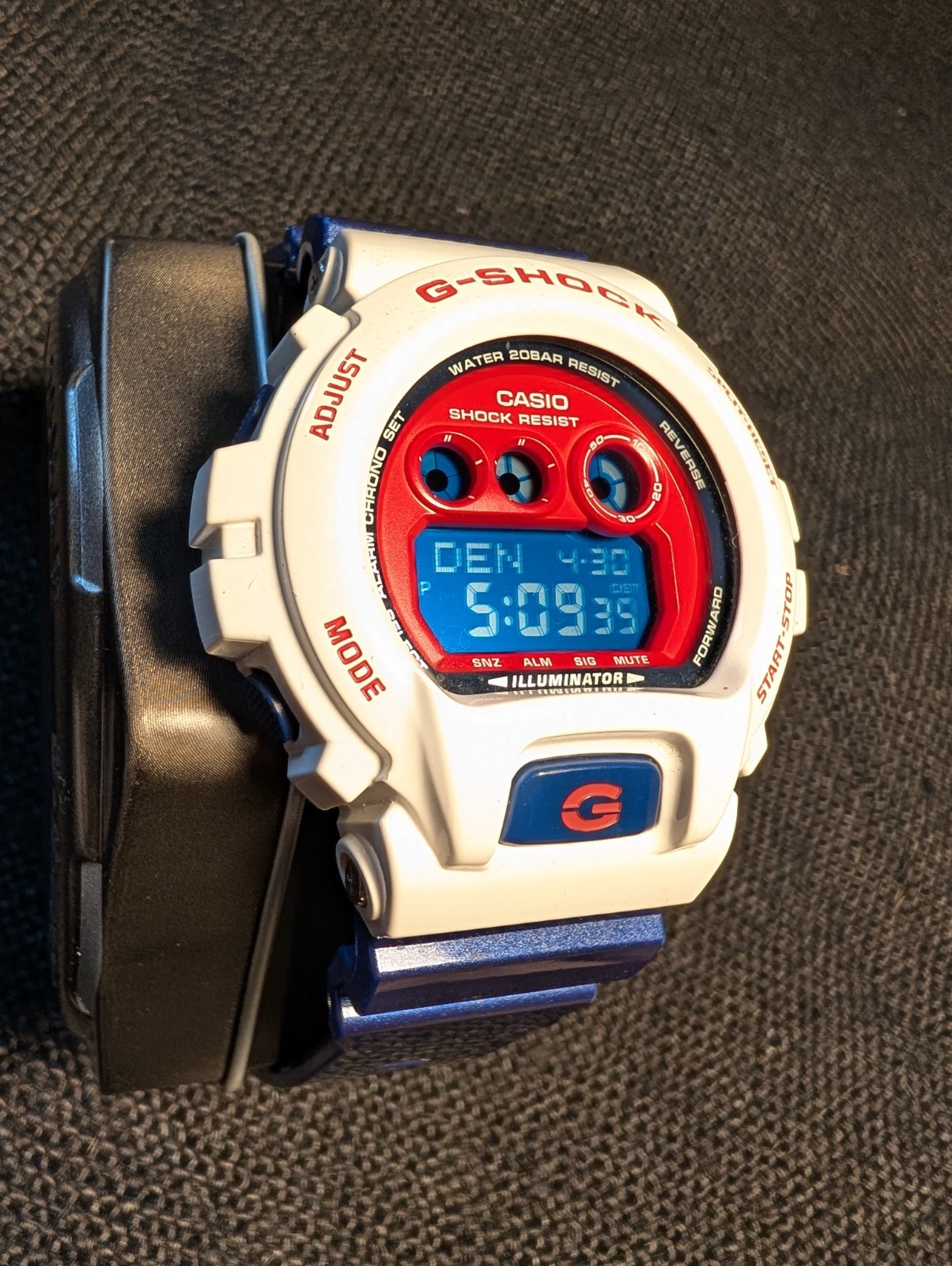 Casio G-Shock GD-X6900CS Crazy Colors White Red Blue Blue Negative Display Rare