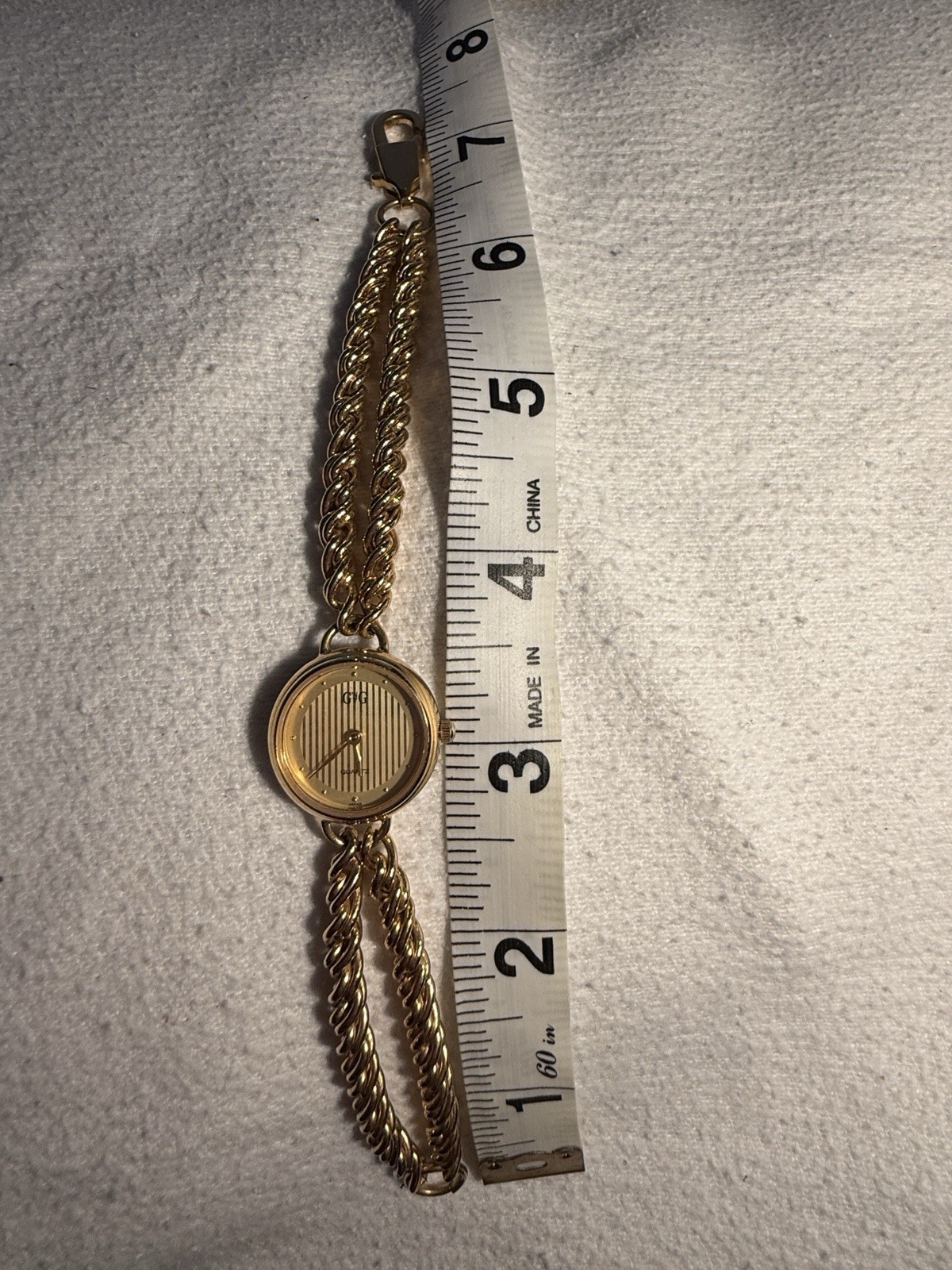 G+G Quartz Wristwatch Gold Striped Dial Dot Indexes Gold Bracelet Band Analog