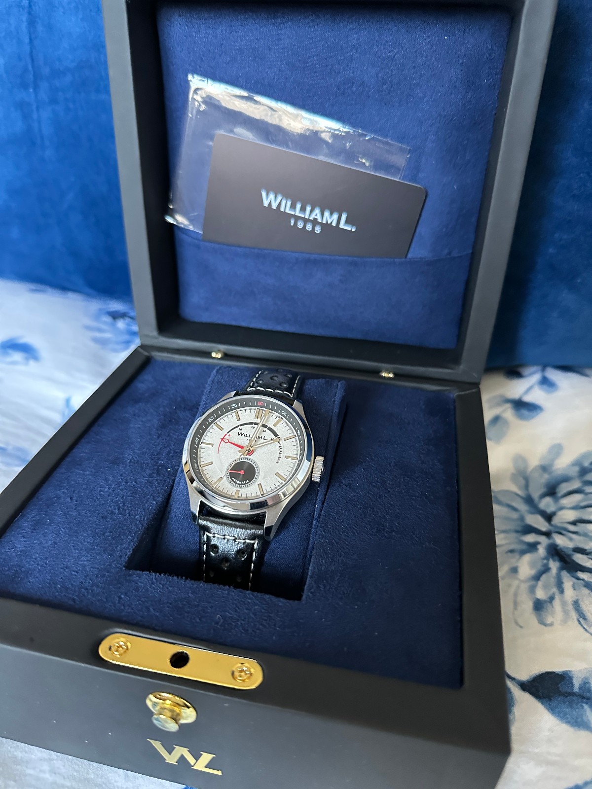 William L 1985 Accueil Power Reserve Automatic Watch 40.5mm White Dial