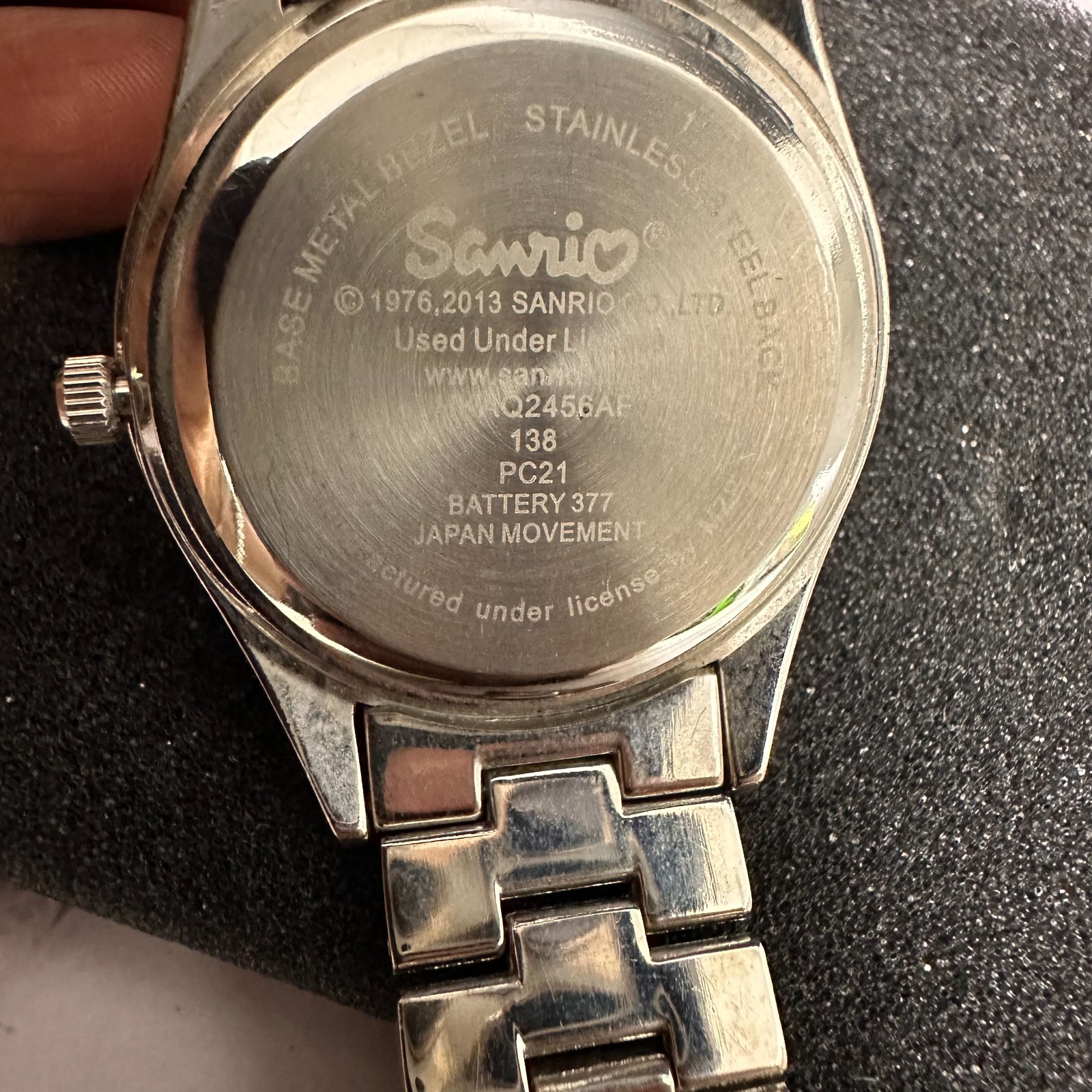Hello Kitty Watch Women Silver Tone Pink Shell Inlays 36MM New Battery 7.25″