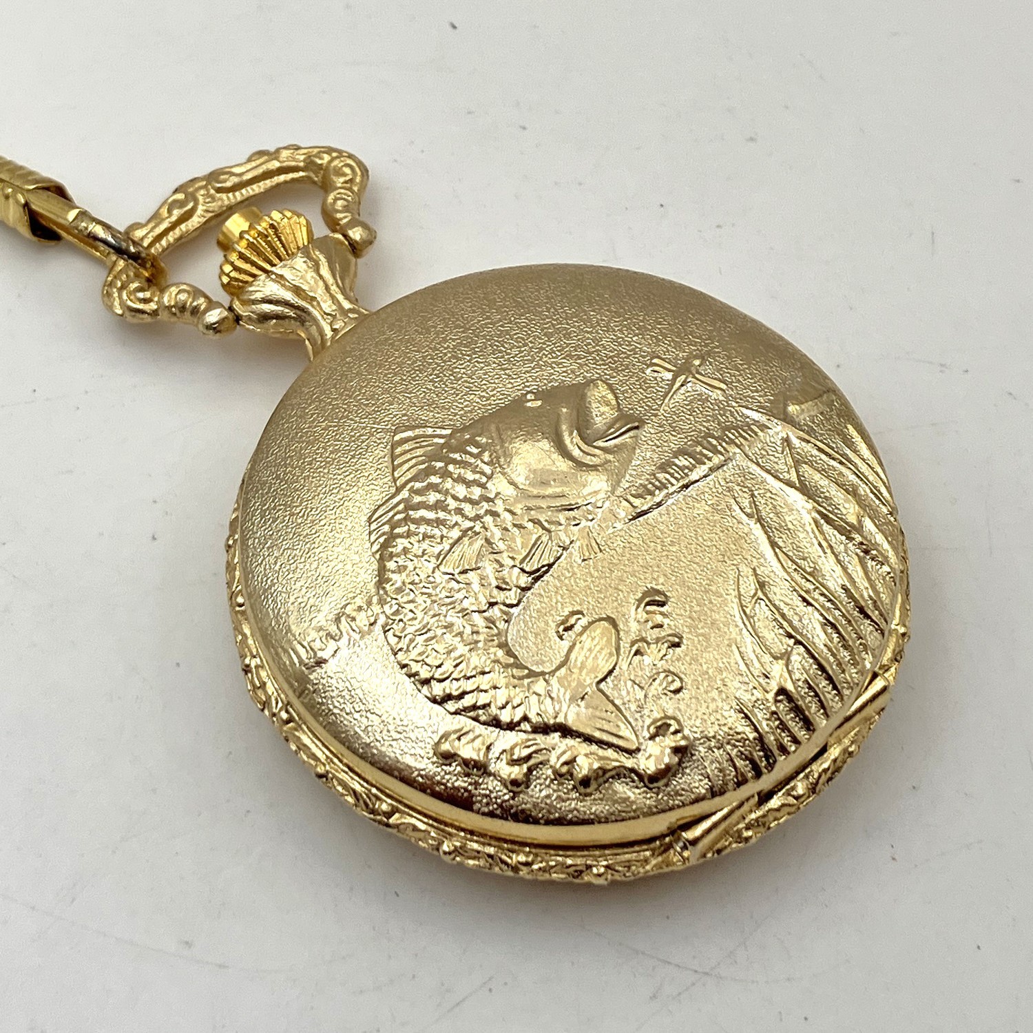 Cariole Fishing Pocket Watch Manual Hand Winding Mechanical with Chain Fish 45mm
