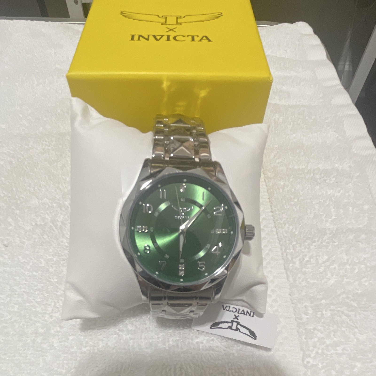 Invicta Angel Women’s Quartz 38mm Green Dial Silver Steel Bracelet Box