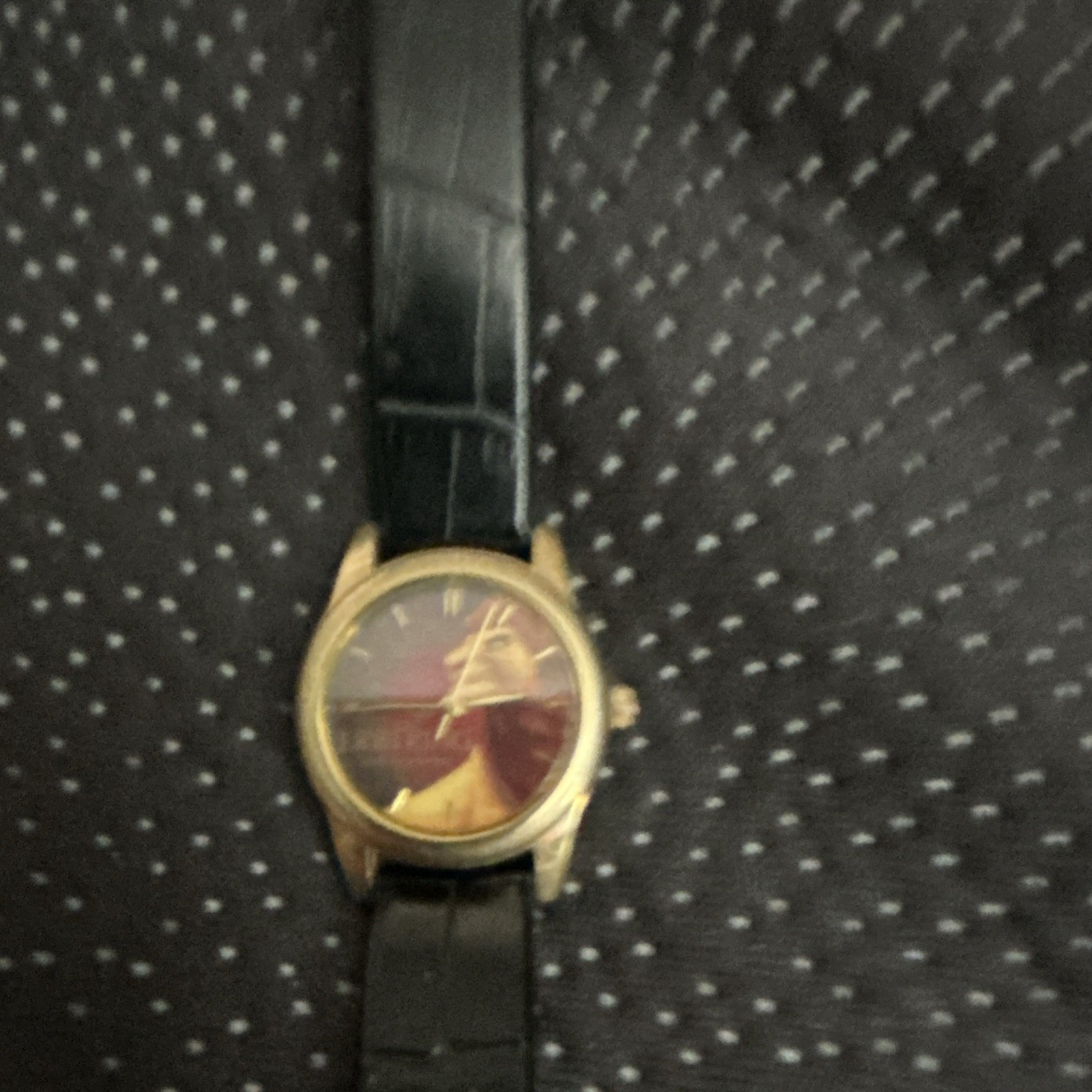 Analog Unisex Wristwatch Gold Round Case, Red/Gold Dial, Black Leather Strap