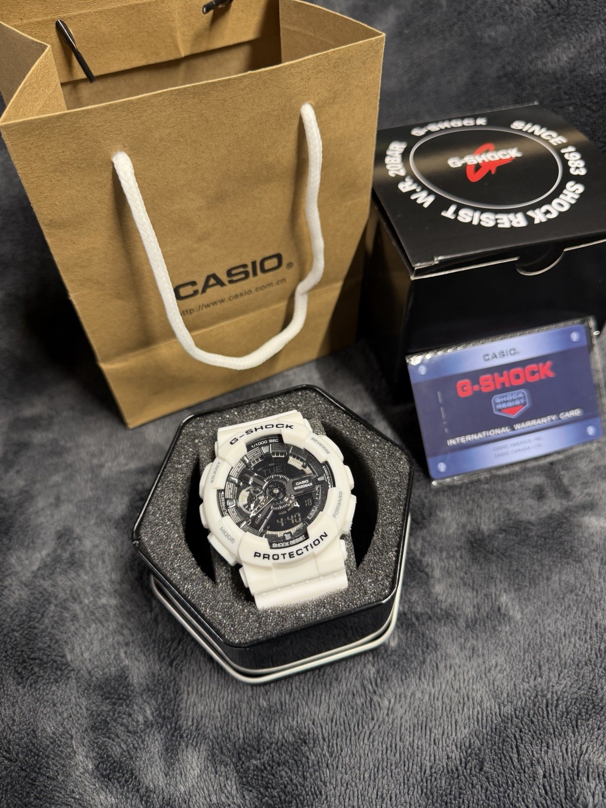 Casio G-SHOCK White Resin Analog/Digital Watch Shock-Resistant 200m w/Box