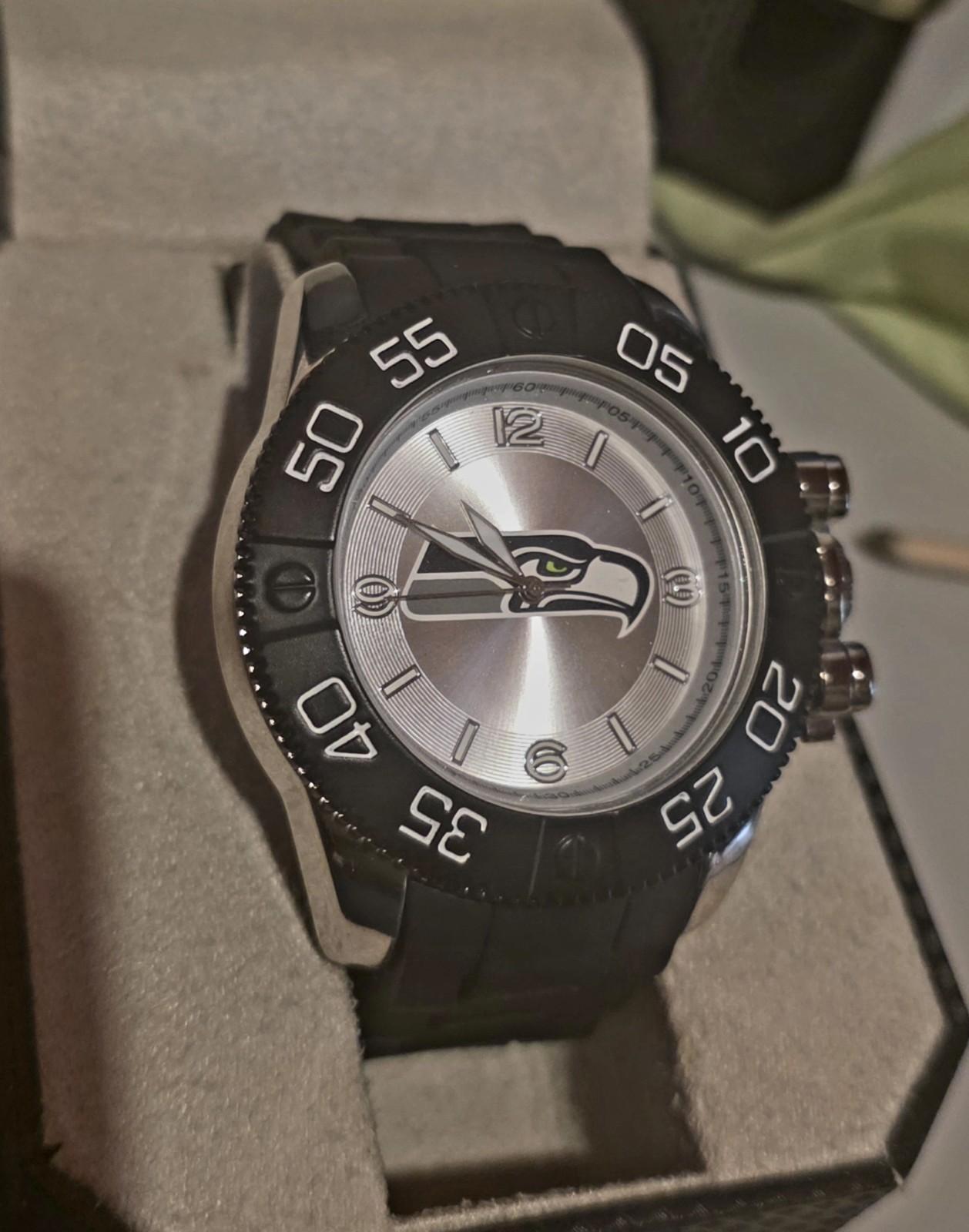 Seattle Seahawks Logo Quartz Chronograph Analog Watch Black Rubber Strap