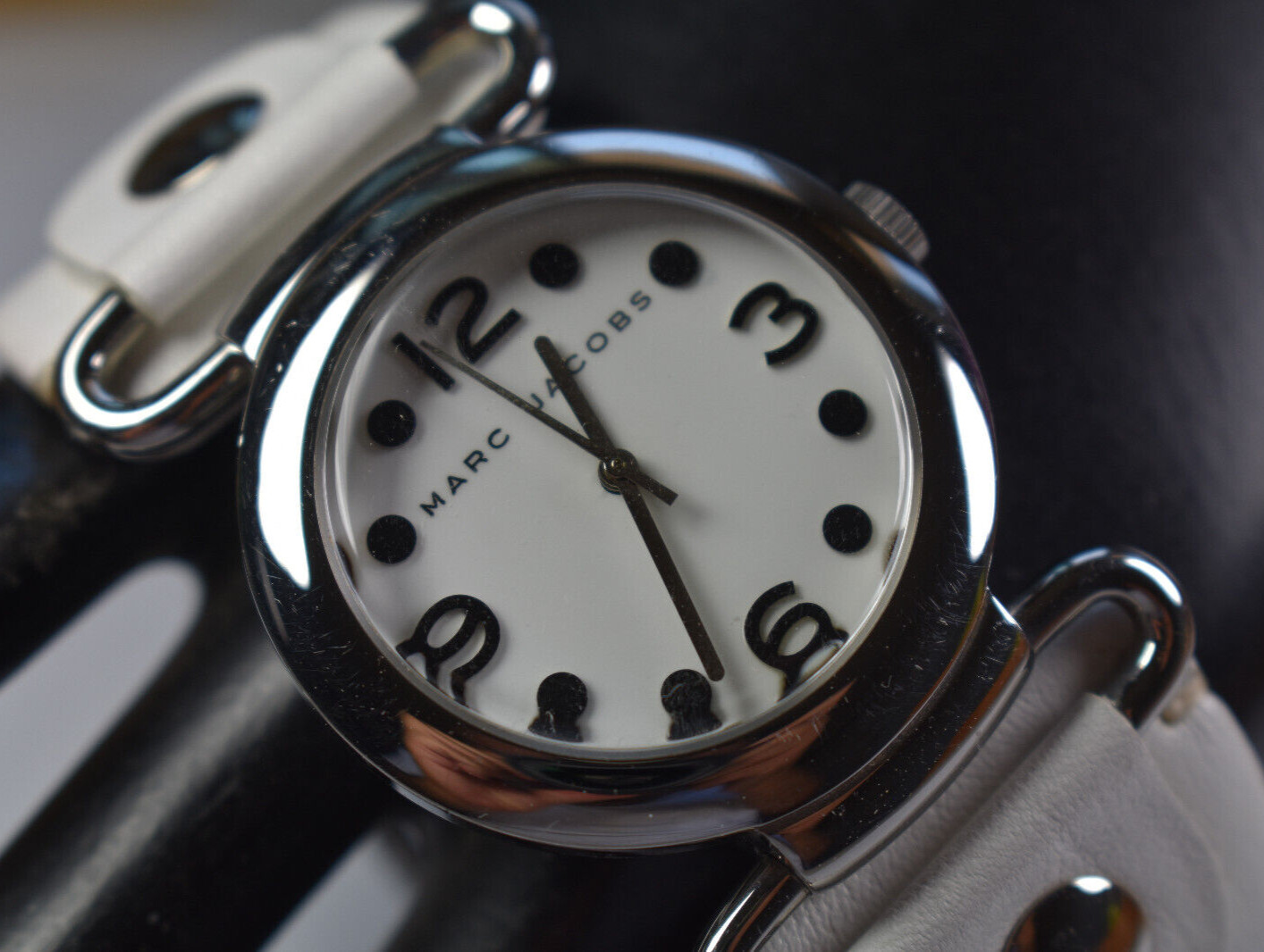 Vintage! Marc Jacobs Women’s MBM1000 White Leather Watch NEW BATTERY!