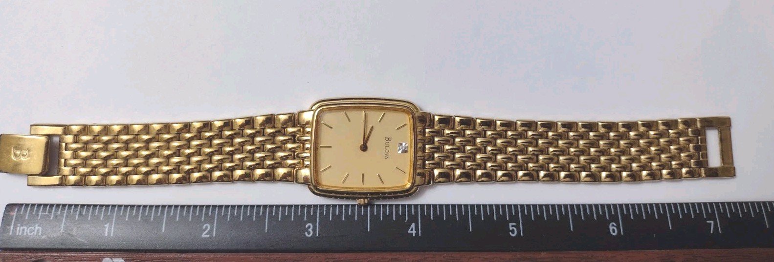 Vintage Men’s Formal Dress Gold Tone Diamond Bulova Quartz Watch Service Award