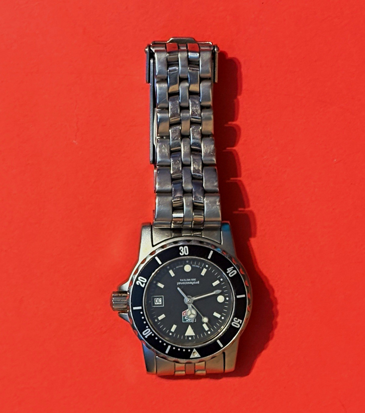 TAG Heuer Professional 200m Swiss Quartz Diver Watch Black Dial Rotating Bezel