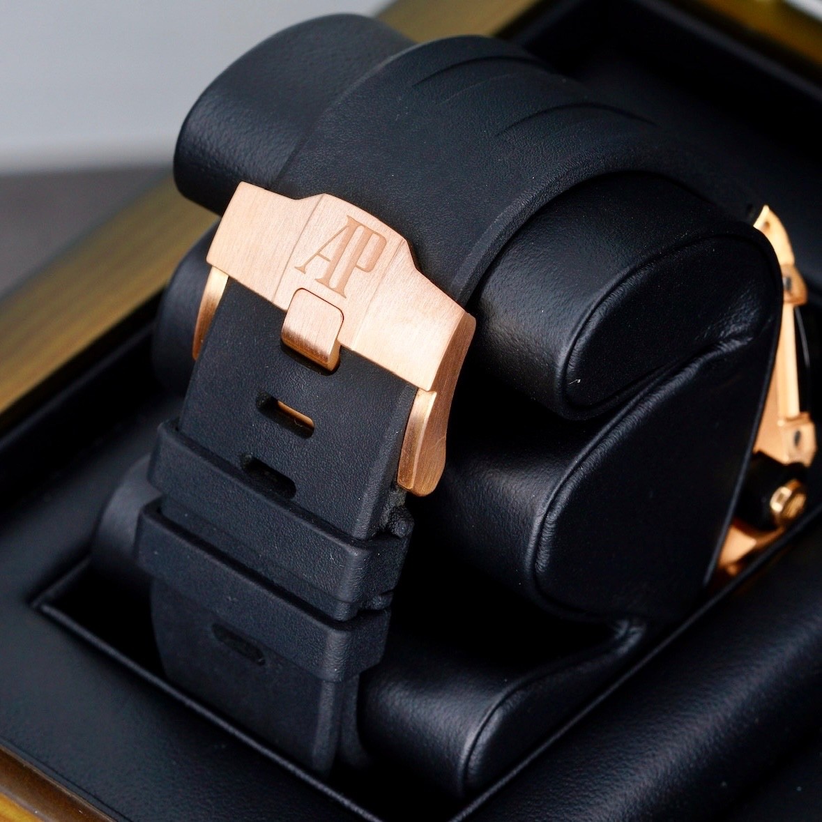 Audemars Piguet Royal Oak Offshore Blk Dial Rose Gold 44mm 26401RO.OO.A002CA.02