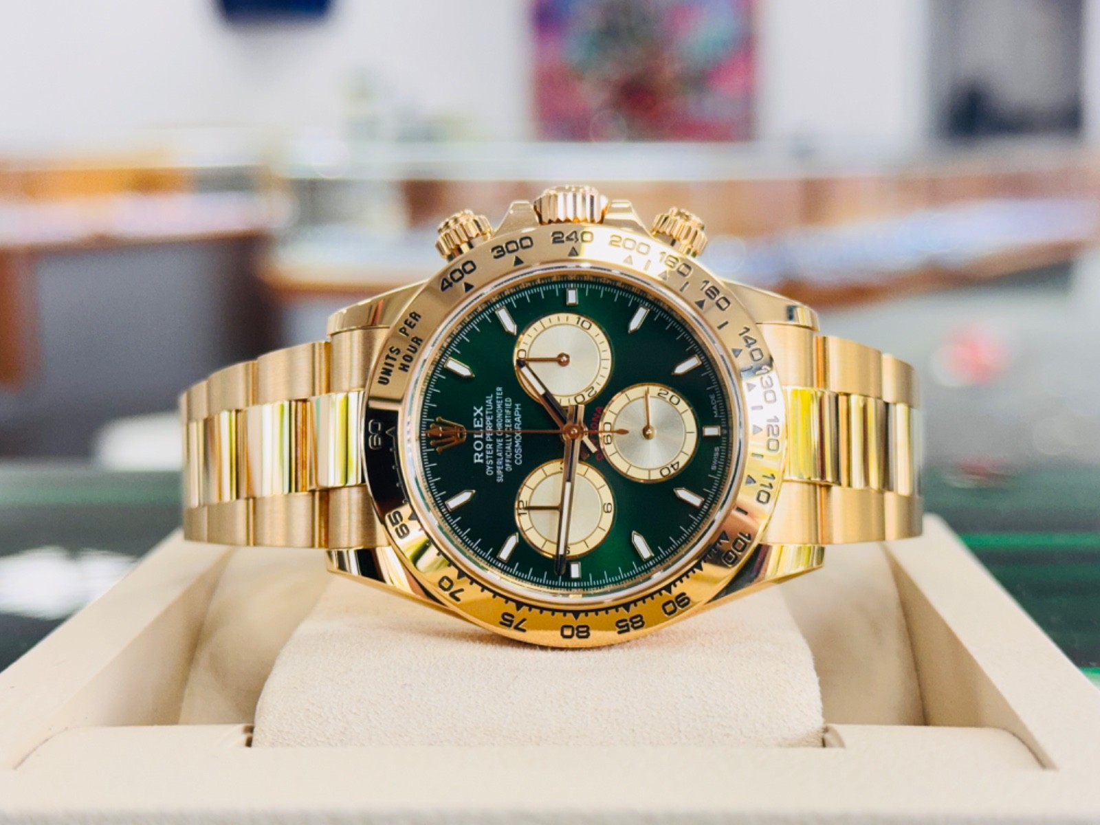 Rolex Cosmograph Daytona 116508 Custom Green Dial 18K Yellow Gold BOX/PAPERS