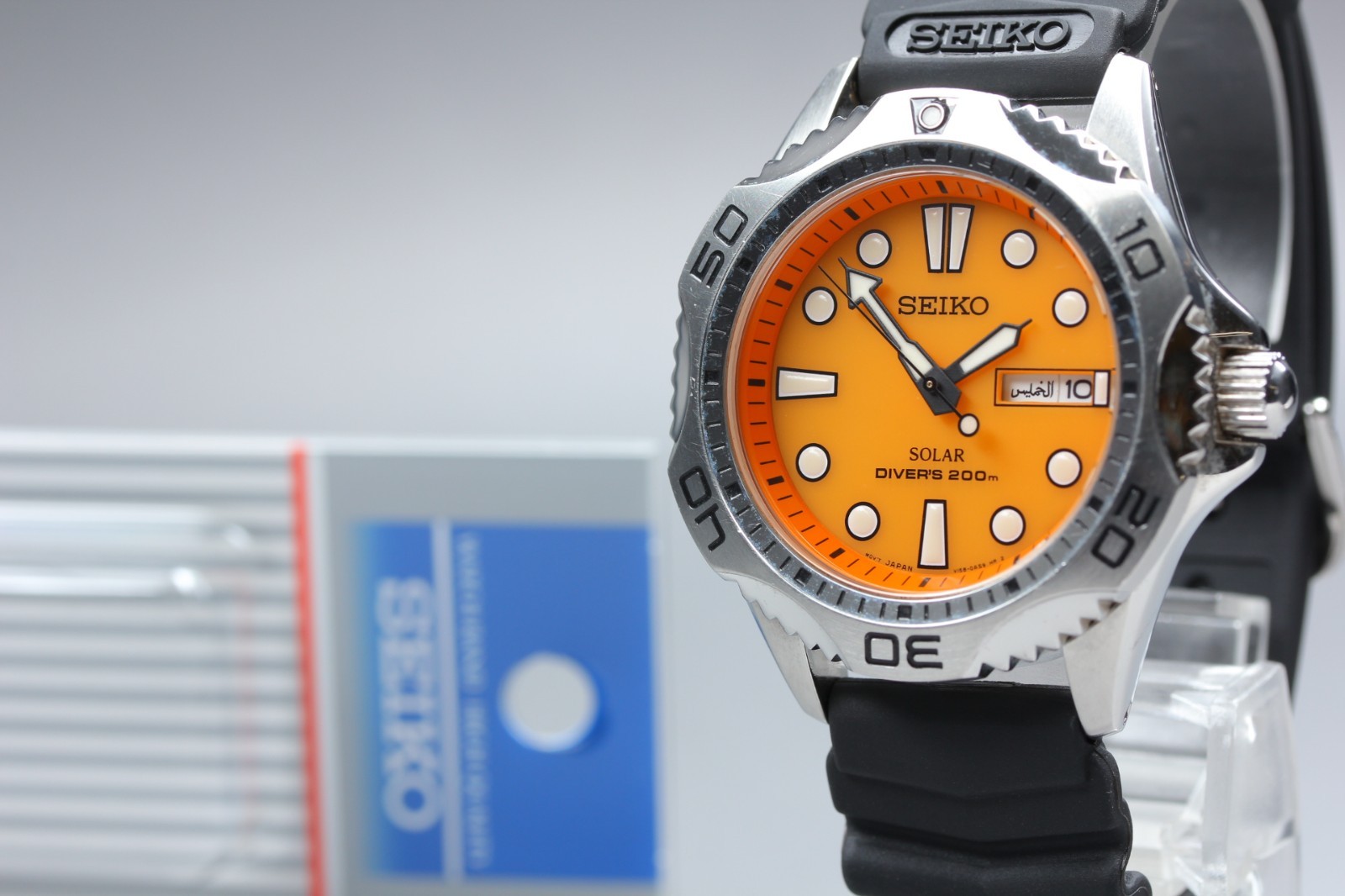 New Belt / New Battery [N MINT] Vtg Seiko V158-0AE0 Orange Dial Solar Mens Watch