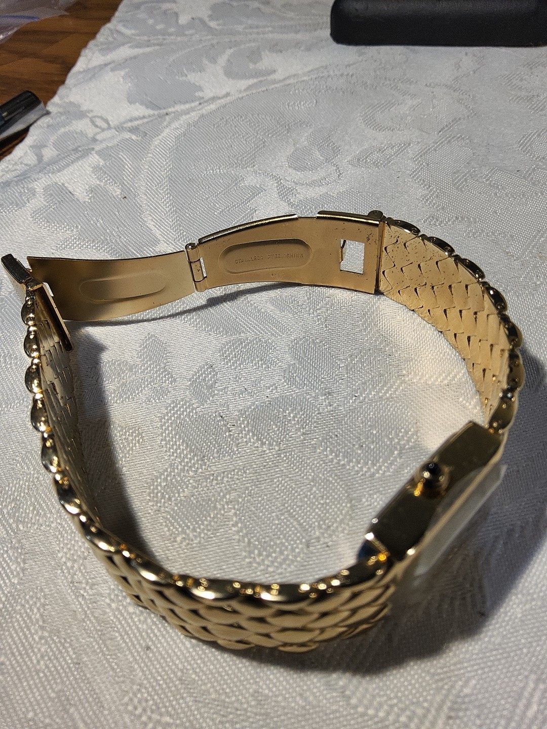 Joan Rivers Classics Diamond Quilted Gold Tone Ladies Watch Quartz New Battery