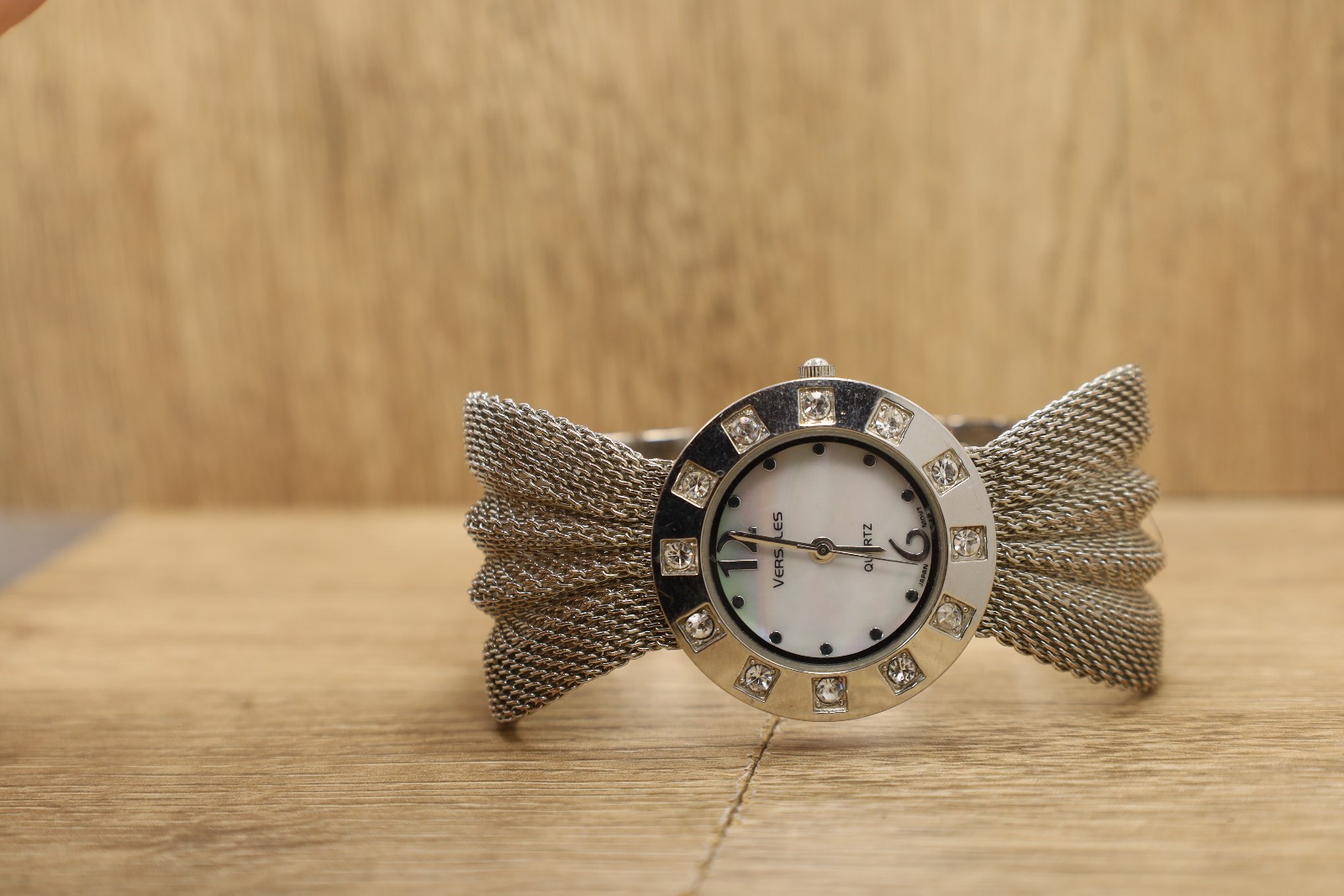 Versales Watch Women 32mm Silver Tone MESH MOP Crystals New Battery 6.75″