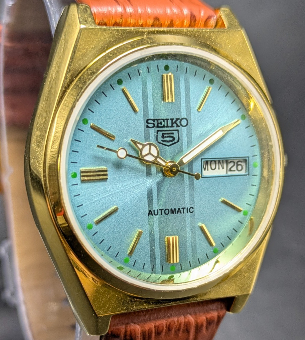 Vintage Seiko 5 automatic day date movement no. 6309A japan made men’s watch