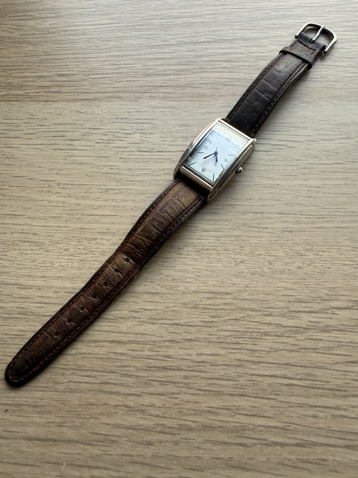 Eddie Bauer Antique Tank-style Curved Quartz Watch – White Dial – Leather Strap