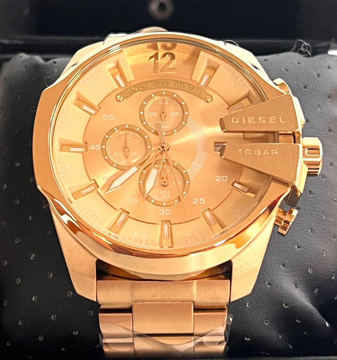 DIESEL DZ4360 Mega Chief Men’s Gold-Tone Chronograph Watch BN Gift Box $270