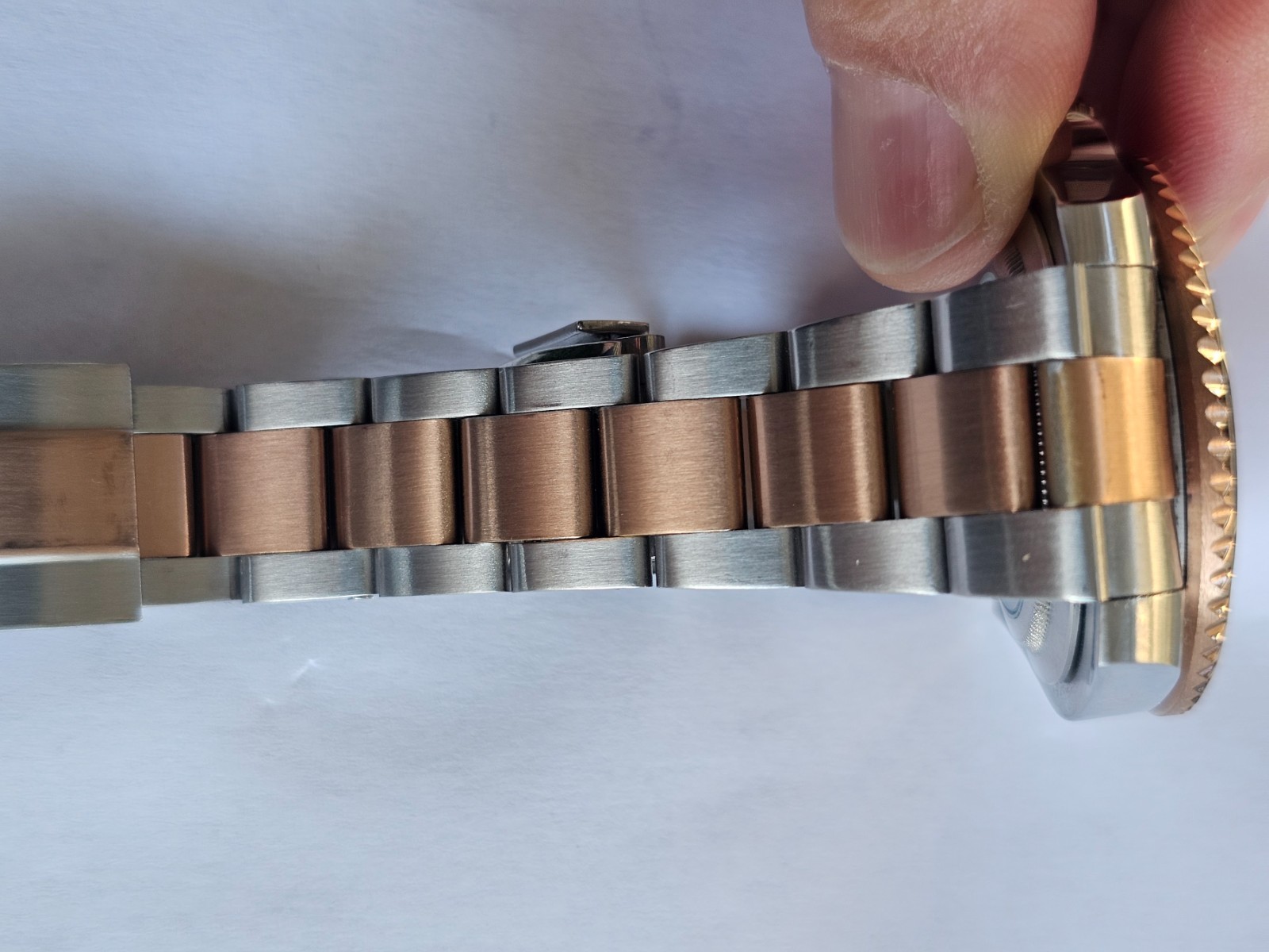 NH34A 20ATM Waterproof Two Tone Rose Gold GMT Watch Bracket Sapphire Magnifier