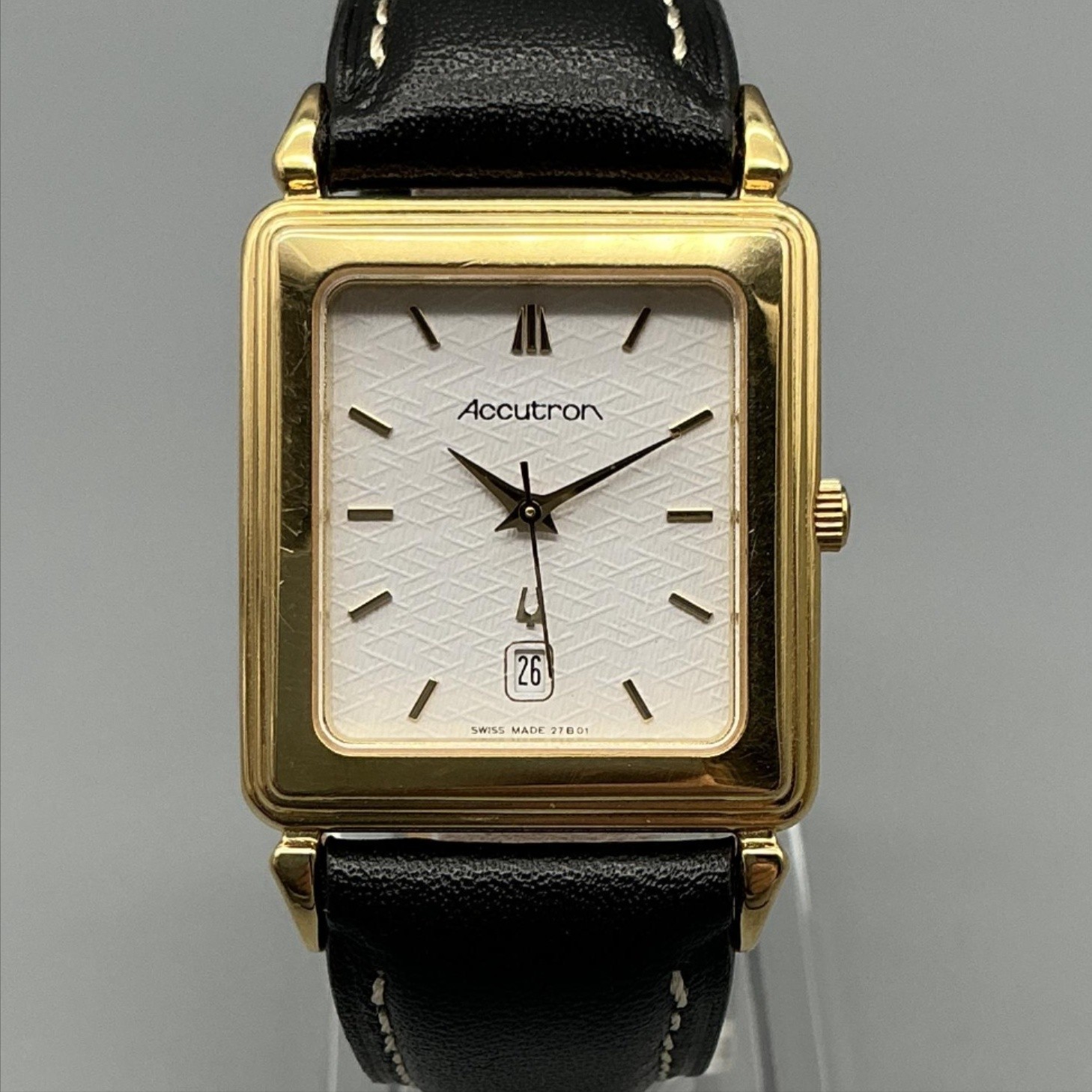 Vintage Accutron Mens Watch 28mm Gold Tone Black Leather Date 585384 New Battery