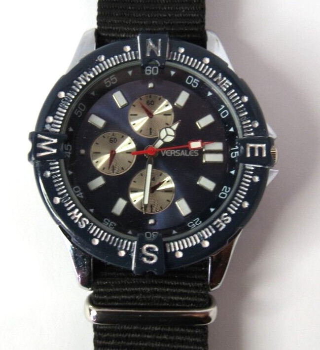 MEN’S QUARTZ VERSALES SPORT WRISTWATCH ROTATED BEZEL RUNS..