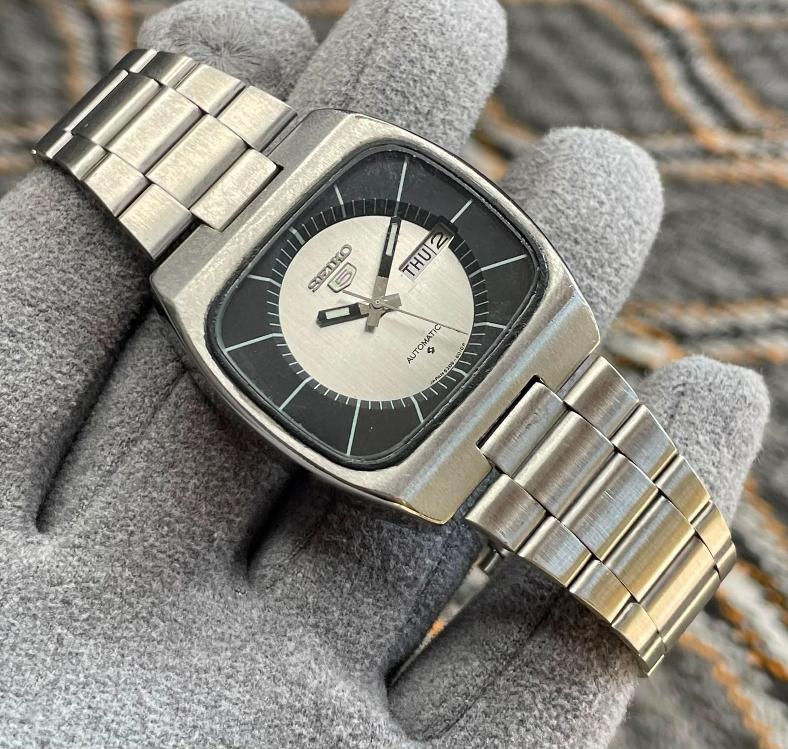 Square Seiko 5 Automatic Cal 6309 17 jewels Wrist Watch Japan Men’s