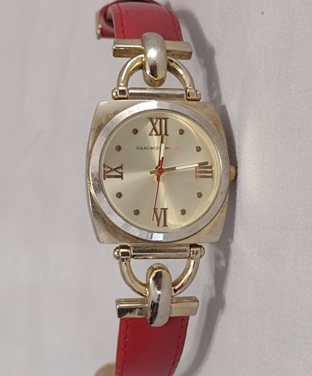 Women’s ISAAC MIZRAHI LIVE Watch w/ New Battery – Works Great! c77