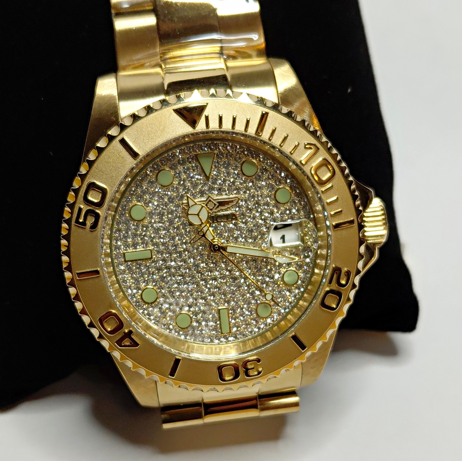 Invicta Pro Diver Men’s Automatic Watch, Gold SS Bracelet, WR 200M, Date, Box