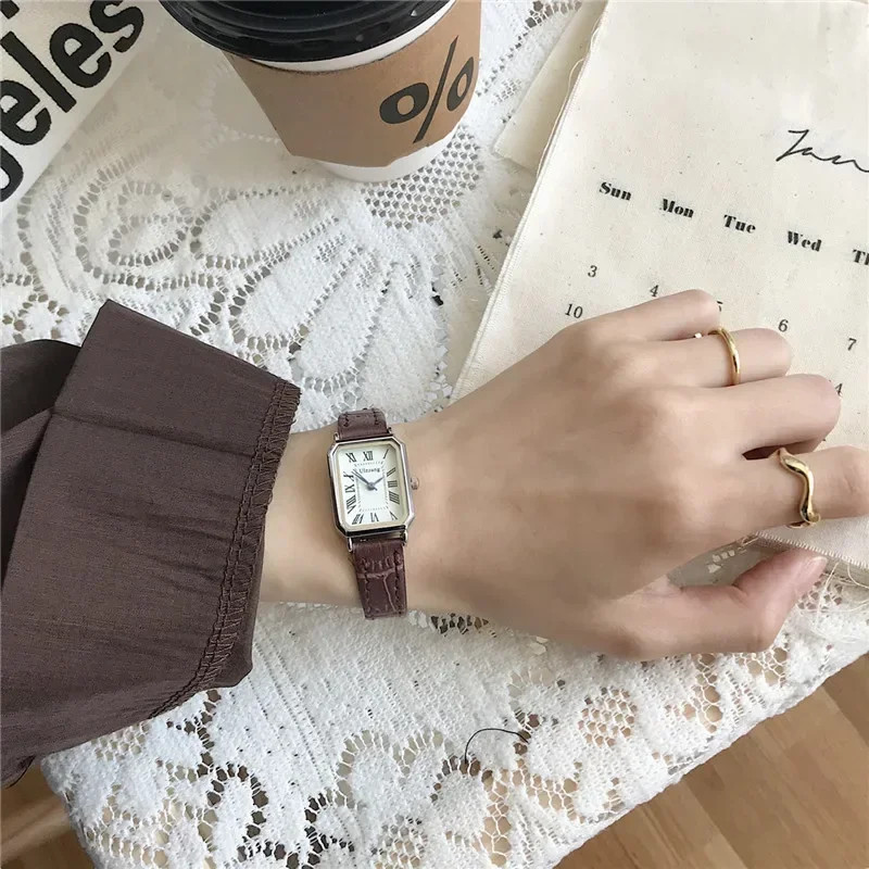 Classic Casual Quartz Retro Watches Dial Leather Strap Band Ladies Watch