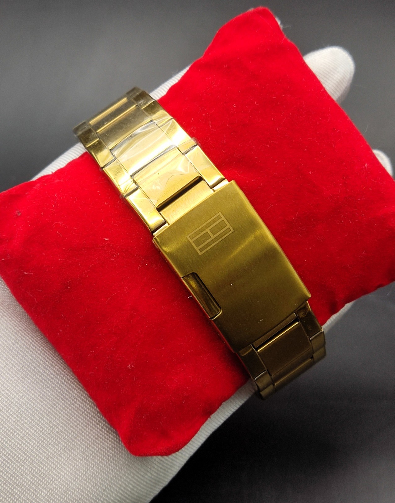 #Refurbished Amazing Tommy Hilfiger Automatic Yellow Dial Men’s Wrist Watch